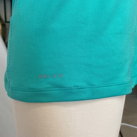 Nike Top | Swoosh Green White Colorblock Perforated Tank Women Size Medium - Picture 6 of 9